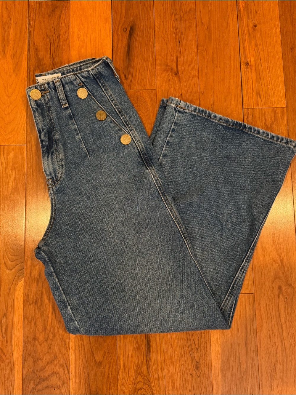 Zara Wide-Leg High-Rise Jeans in Medium Blue with Gold Buttons